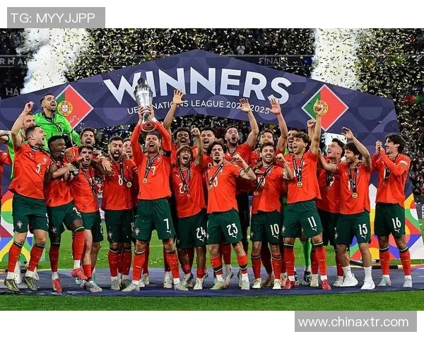 西班牙队在欧国联中夺冠！巅峰时刻终现，球迷欢呼雀跃！