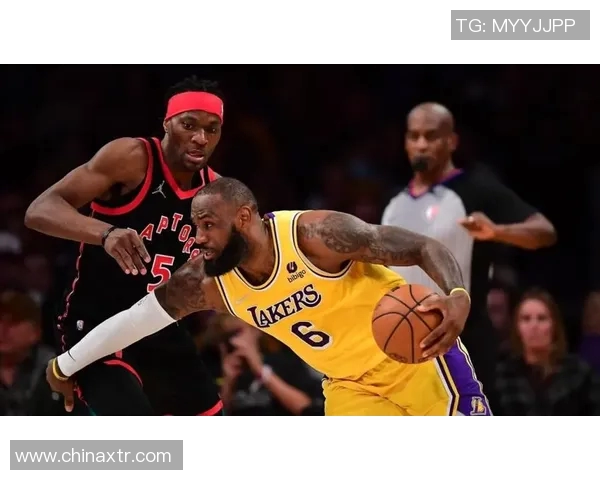 湖人对阵热火精彩全场回顾分析与赛后亮点总结